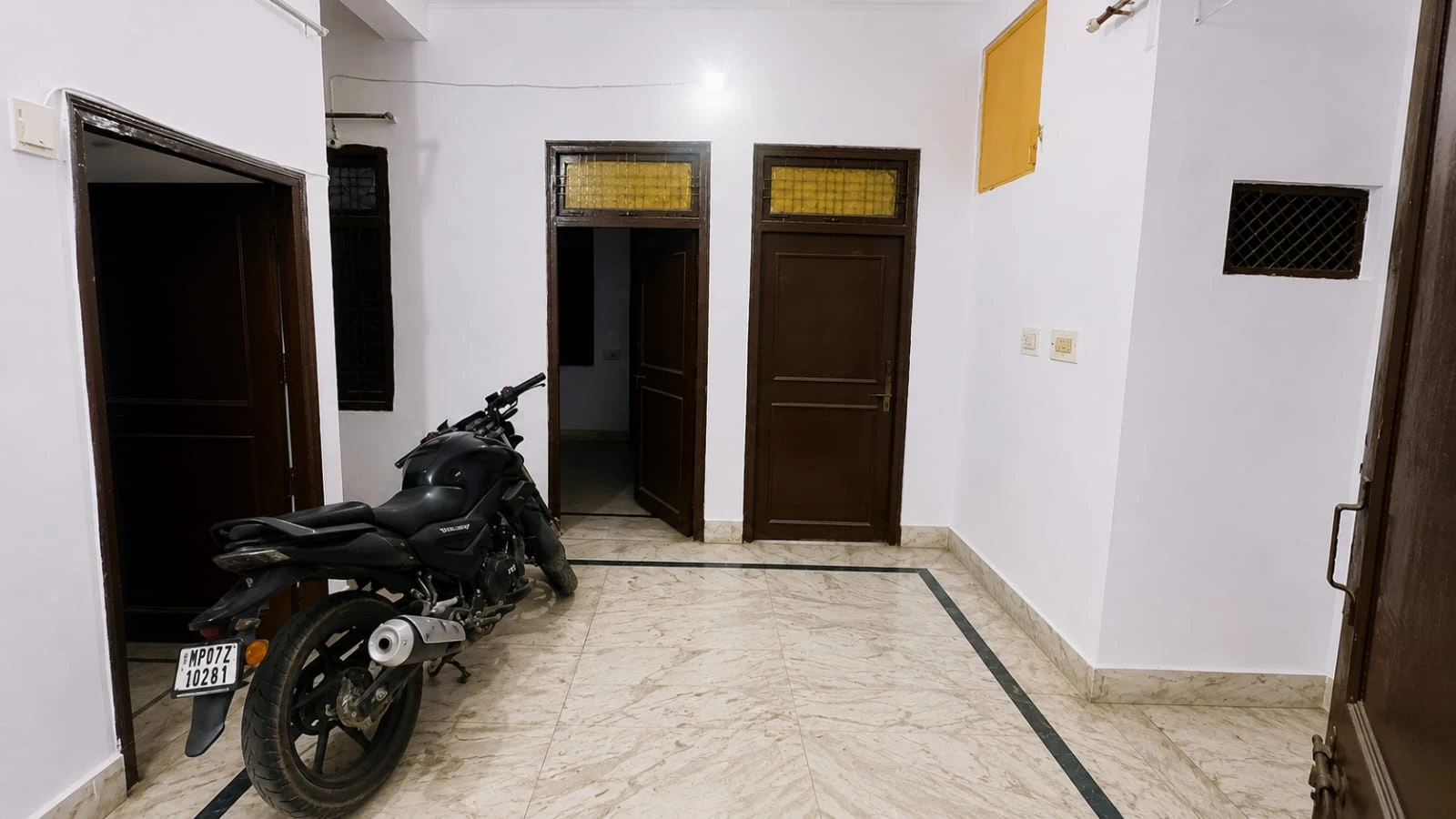 3 BHK House For Rent Chanakyapuri,  City Center Gwalior | Family House Near New Yamaha Showroom photo 4